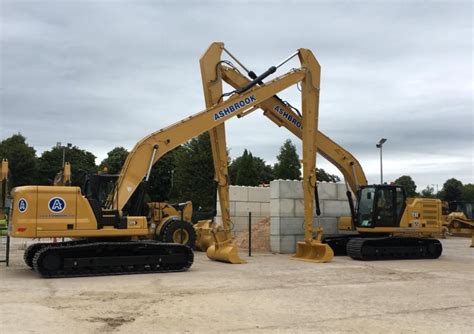 super long reach excavator